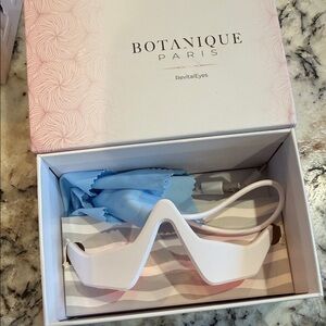 RevitalEyes White Skincare Glasses